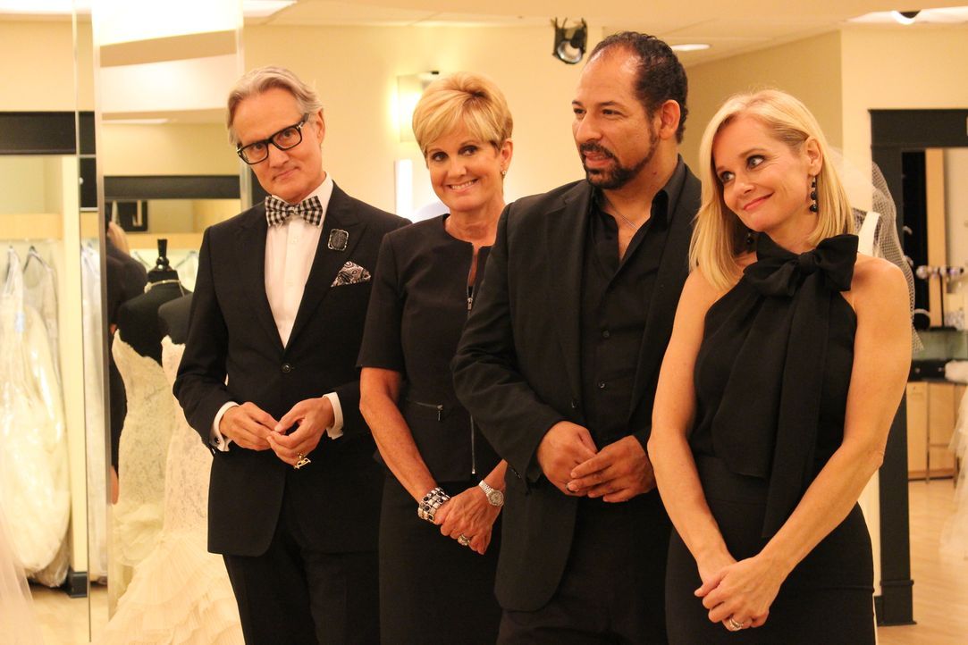 Flo (r.), Monte (l.) und Lori (2.v.l.) bekommen Unterstützung von dem Designer Lazaro (2.v.r.) ... - Bildquelle: TLC & Discovery Communications