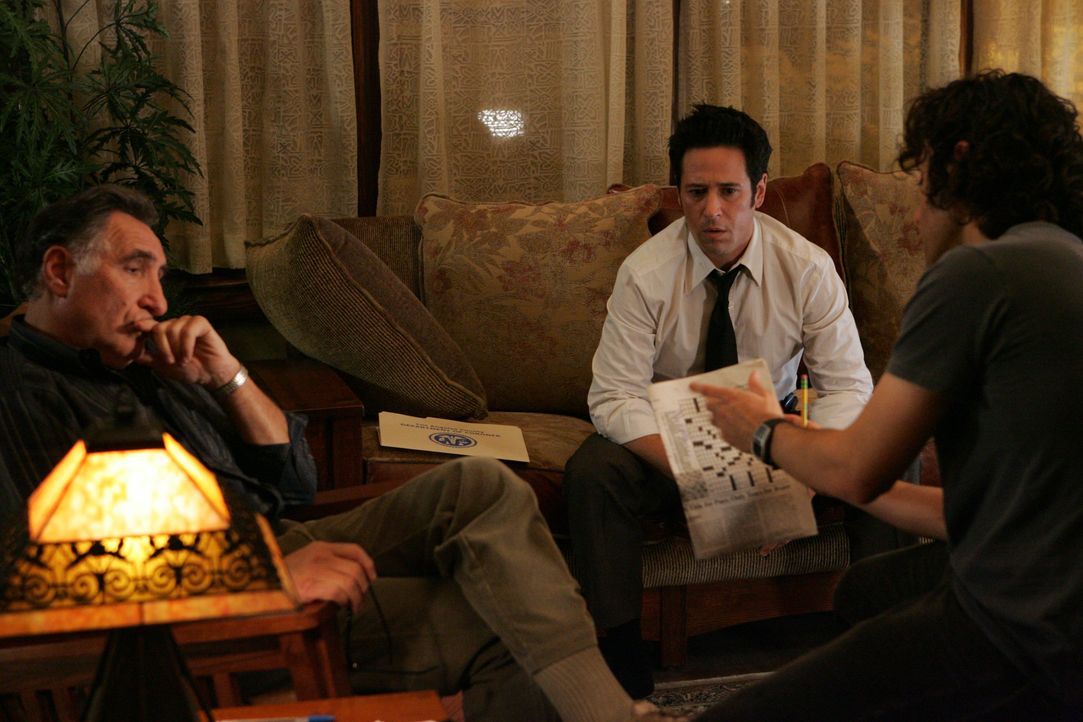 Nachdem vier Menschen fast an der Einnahme nicht verschreibungspflichtiger Medikamente starben, wird Don (Rob Morrow, M.) und sein Team mit dem Fall... - Bildquelle: Paramount Network Television