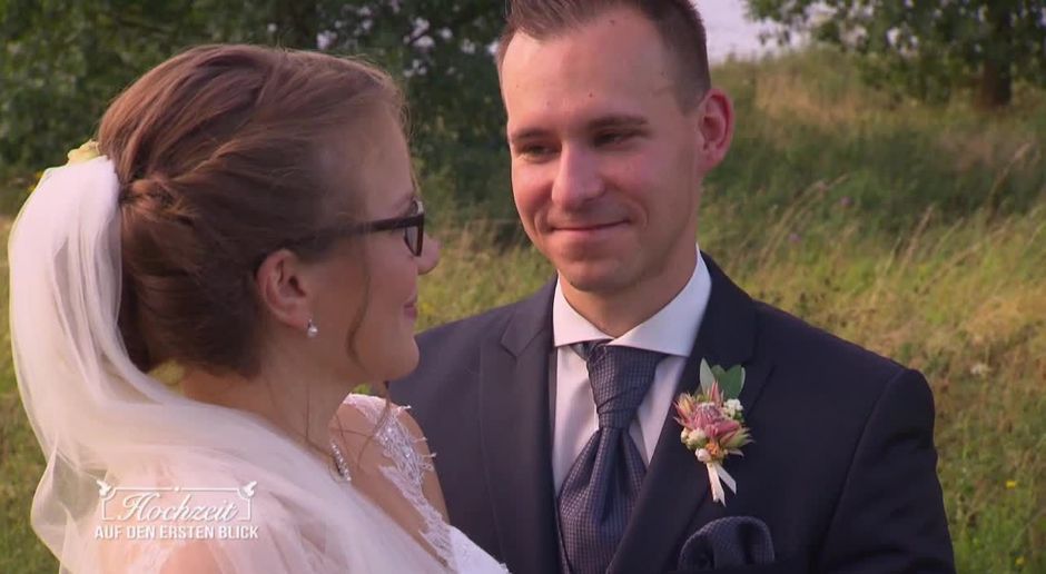 Hochzeit Auf Den Ersten Blick Video Grosse Emotionen Bei Christina Und Julian Sixx