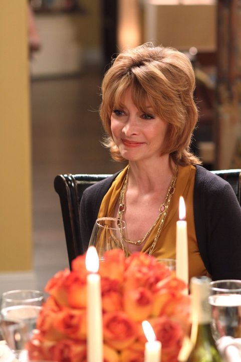 Es ist nicht genug, dass Sylvia (Sharon Lawrence) Thanksgiving bei Nathan und Haley verbringen will, sie lädt auch noch eine weitere Person mit ein... - Bildquelle: Warner Bros. Pictures