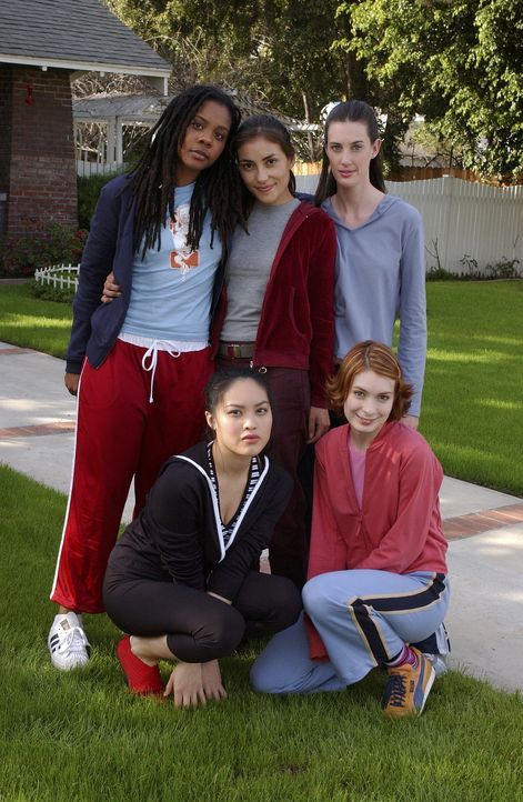 In Sunnydale werden die fünf Nachwuchs-Jägerinnen auf ihre zukünftige Rolle vorbereitet: Vi (Felicia Day, vorne r.), Rona (Indigo, hinten l.), Kenne... - Bildquelle: TM +   Twentieth Century Fox Film Corporation. All Rights Reserved.