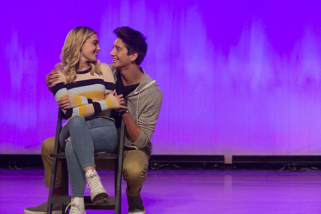 Taylor (Meg Donnelly, l.); Pierce (Milo Manheim, r.) - Bildquelle: Michael Ansell 2018 American Broadcasting Companies, Inc. All rights reserved. / Michael Ansell