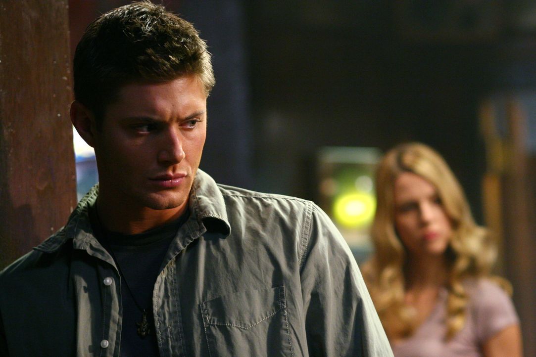 Dean (Jensen Ackles, l.) wird sofort auf Andy aufmerksam, der die Gedanken von anderen Menschen beeinflussen kann ... - Bildquelle: Warner Bros. Television
