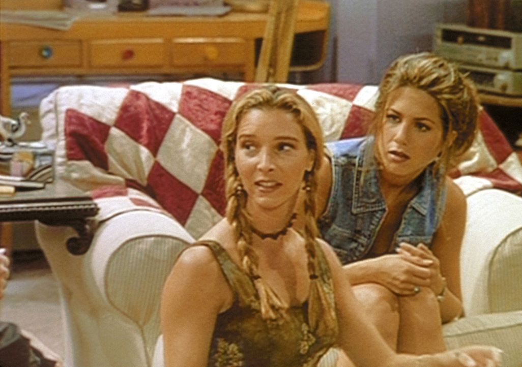 Monicas Freundinnen Phoebe (Lisa Kudrow, l.) und Rachel (Jennifer Aniston, r.) können nicht glauben, dass sie sich von Alan trennen will. - Bildquelle: TM+  2000 WARNER BROS.