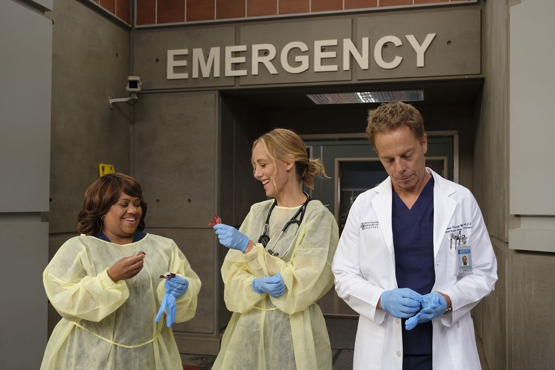 (v.l.n.r.) Dr. Miranda Bailey (Chandra Wilson); Dr. Teddy Altman (Kim Raver); Dr. Thomas Koracick (Greg Germann) - Bildquelle: Jessica Brooks 2019 American Broadcasting Companies, Inc. All rights reserved. / Jessica Brooks
