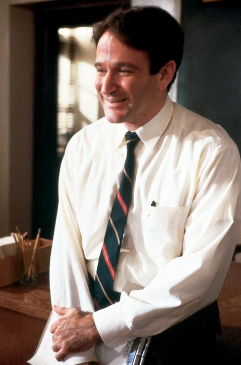 Bringt den pubertierenden Schülern Wärme, Zuneigung - v.a. jedoch Vertrauen entgegen: Der neue Englischlehrer John Keating (Robin Williams). - Bildquelle: Touchstone Pictures