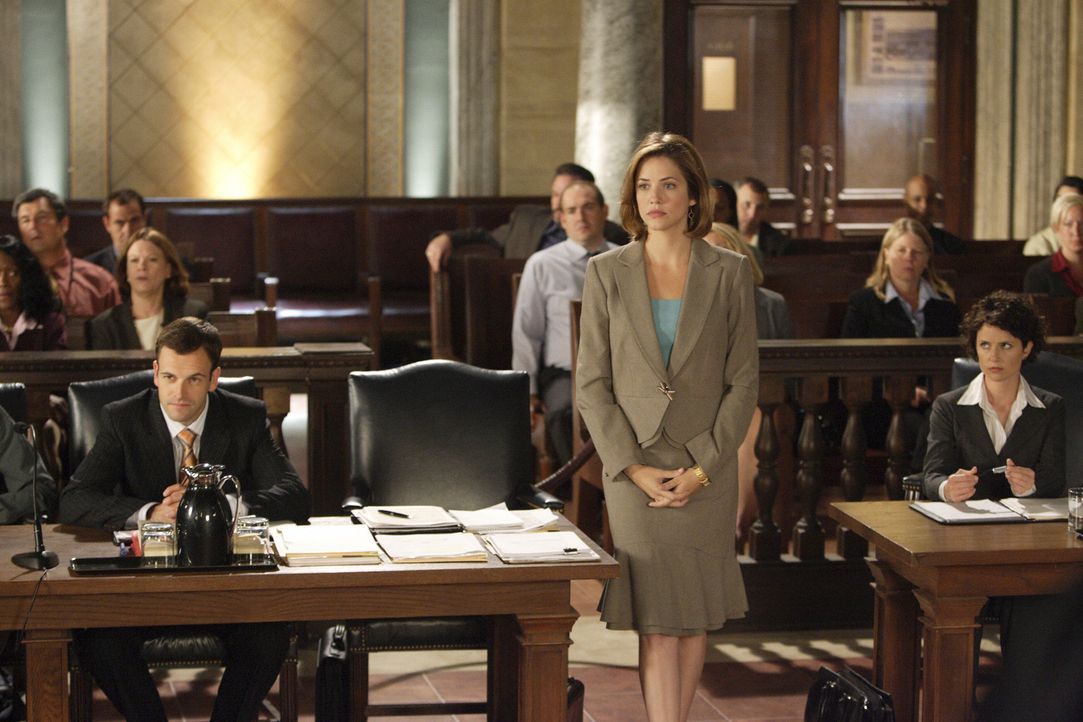 Eli (Jonny Lee Miller, l.) und Maggie (Julie Gonzalo, r.) haben einen neuen Fall ... - Bildquelle: Disney - ABC International Television