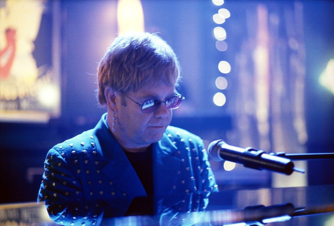 Nach einem anstrengenden Tag versuchen Ling und Nelle, in der Martini-Bar bei Musik von Elton John (Elton John) endlich mal abzuschalten ... - Bildquelle: 2001 Twentieth Century Fox Film Corporation. All rights reserved.