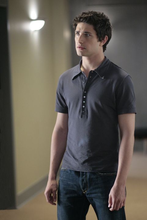 Um seine Familie zu beschützen, versucht Kyle (Matt Dallas) das Unmögliche: Er dringt bei Madacorp ein ... - Bildquelle: TOUCHSTONE TELEVISION