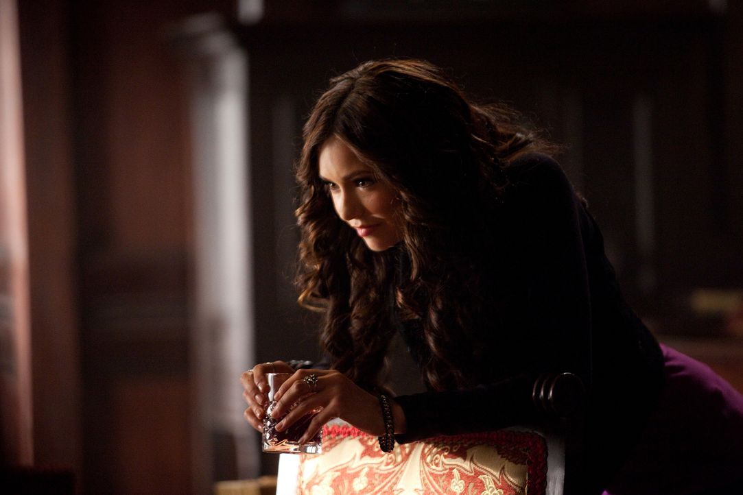 Katherine (Nina Dobrev) zweifelt Stefans Liebe zu ihrer Doppelgängerin Elena an, sie ist überzeugt, dass er nur ihretwegen nach Mystic Falls zurückg... - Bildquelle: Warner Brothers