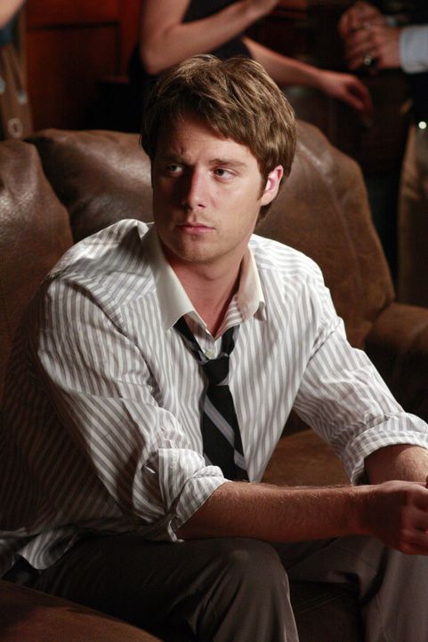 Ist eifersüchtig, als er Casey mit einem andern flirten sieht: Evan (Jake McDorman) ... - Bildquelle: ABC Family