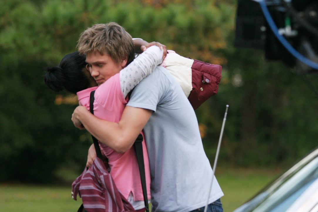 Lucas (Chad Michael Murray, r.) kann es kaum glauben, als er plötzlich seine alte Freundin Faith (Mekia Cox, l.) trifft ... - Bildquelle: Warner Bros. Pictures