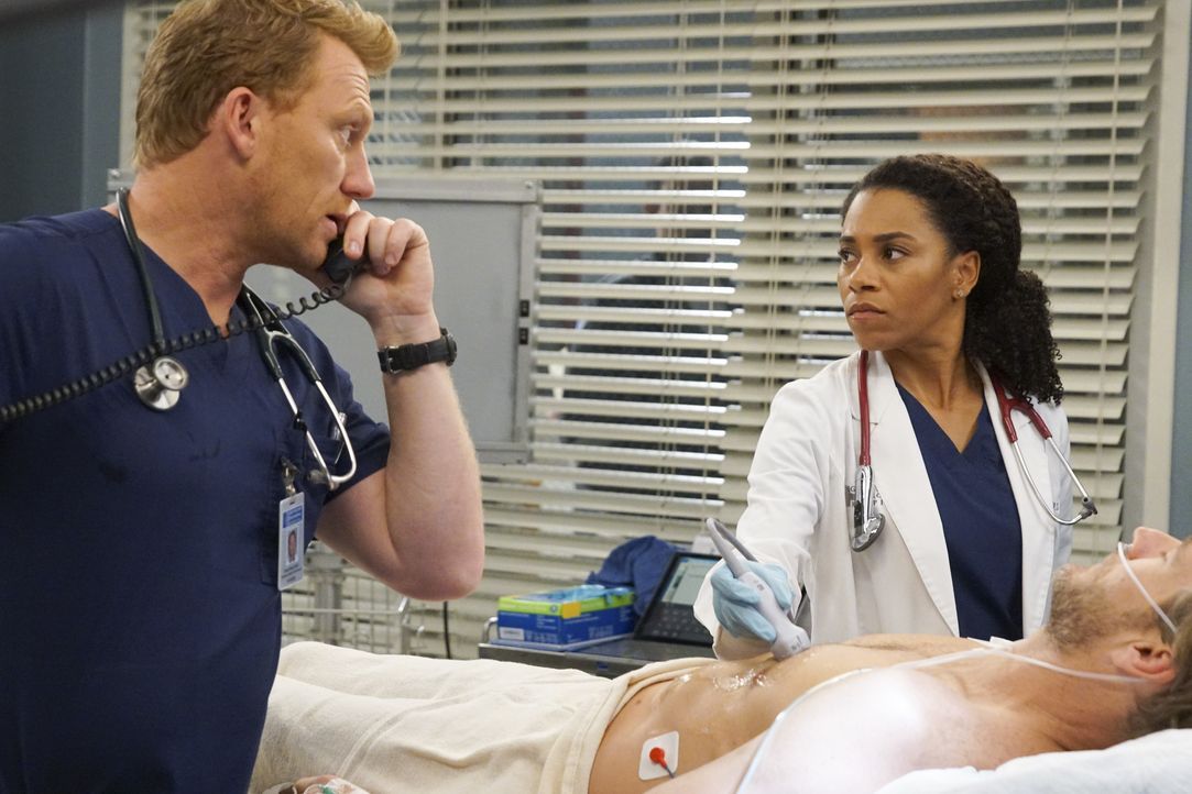 Dr. Owen Hunt (Kevin McKidd, l.); Dr. Maggie Pierce (Kelly McCreary, r.) - Bildquelle: Scott Everett White ABC Studios / Scott Everett White