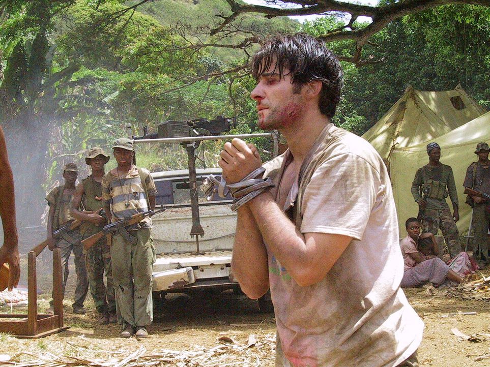 Als Geisel gefangen im Kongo: Luka Kovac (Goran Visnjic, r.) - Bildquelle: National Broadcasting Company (NBC)