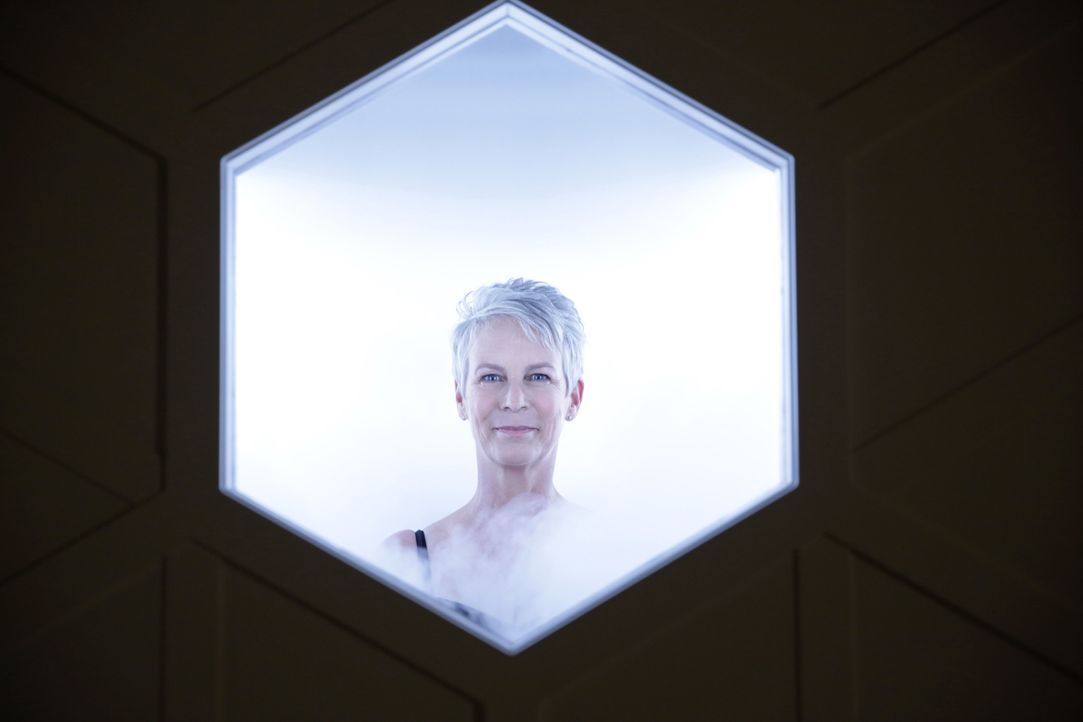 Noch ahnt Dekanin Munsch (Jamie Lee Curtis) nicht, dass die Kappa Kappa Tau-Mädchen sie um jeden Preis aus dem Weg räumen wollen ... - Bildquelle: 2015 Fox and its related entities.  All rights reserved.