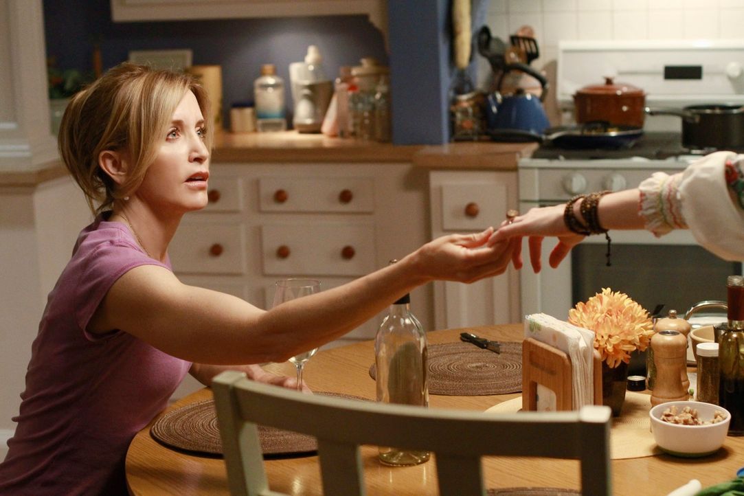 Während Mike misstrauisch wird, da Susan und Carlos ungewöhnlich viel Zeit miteinander verbringen, hat Lynette (Felicity Huffman) ein ungutes Gefühl... - Bildquelle: ABC Studios