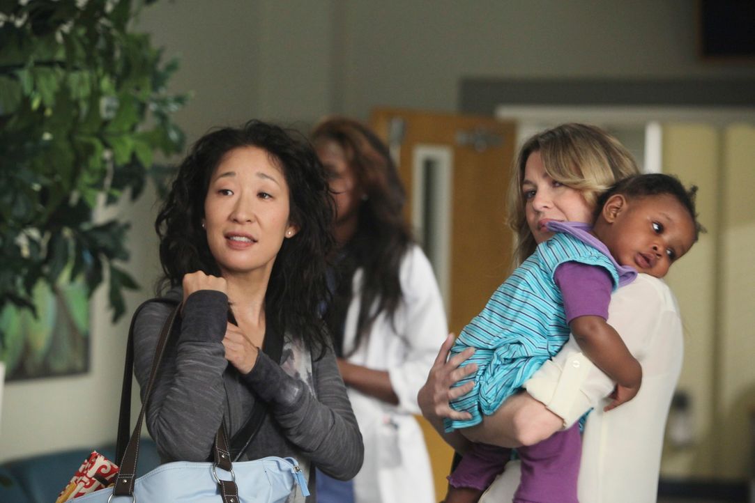 Während die Ehe von Cristina (Sandra Oh, l.) und Owen auf dem Prüfstand steht, fasst Meredith (Ellen Pompeo, r.) einen folgenschweren Entschluss ... - Bildquelle: ABC Studios