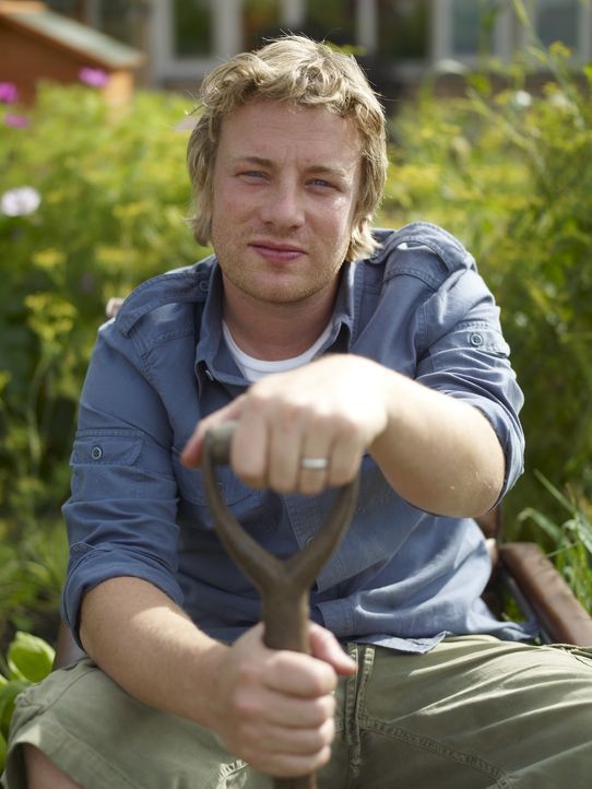 (2. Staffel) - Jamie Oliver hat den Garten seines Hauses in Essex in ein grünes Paradies verwandelt und zeigt, wie einfach jeder selber Gemüse anbau... - Bildquelle: Fremantle