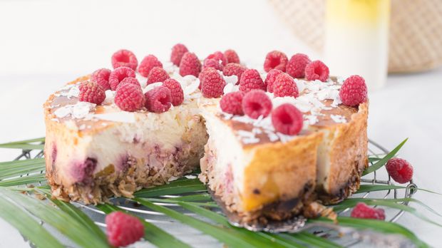 HimbeerMangoKokos Cheesecake Rezept aus Enie backt