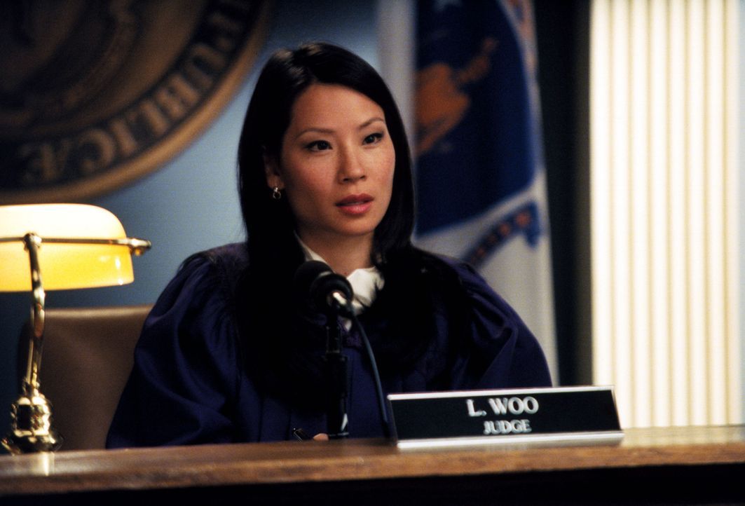 Als Richterin hat Ling (Lucy Liu) alle Hände voll zu tun ... - Bildquelle: 2001 Twentieth Century Fox Film Corporation. All rights reserved.