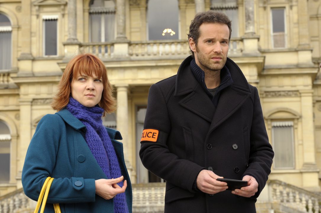 Nicht nur ihr neuer Fall fordert einige Nerven von Chloé (Odile Vuillemin, l.) und Matthieu (Guillaume Cramoisan, r.) ... - Bildquelle: 2008 - Beaubourg Audiovisuel/BeFilms/RTBF (Télévision Belge)