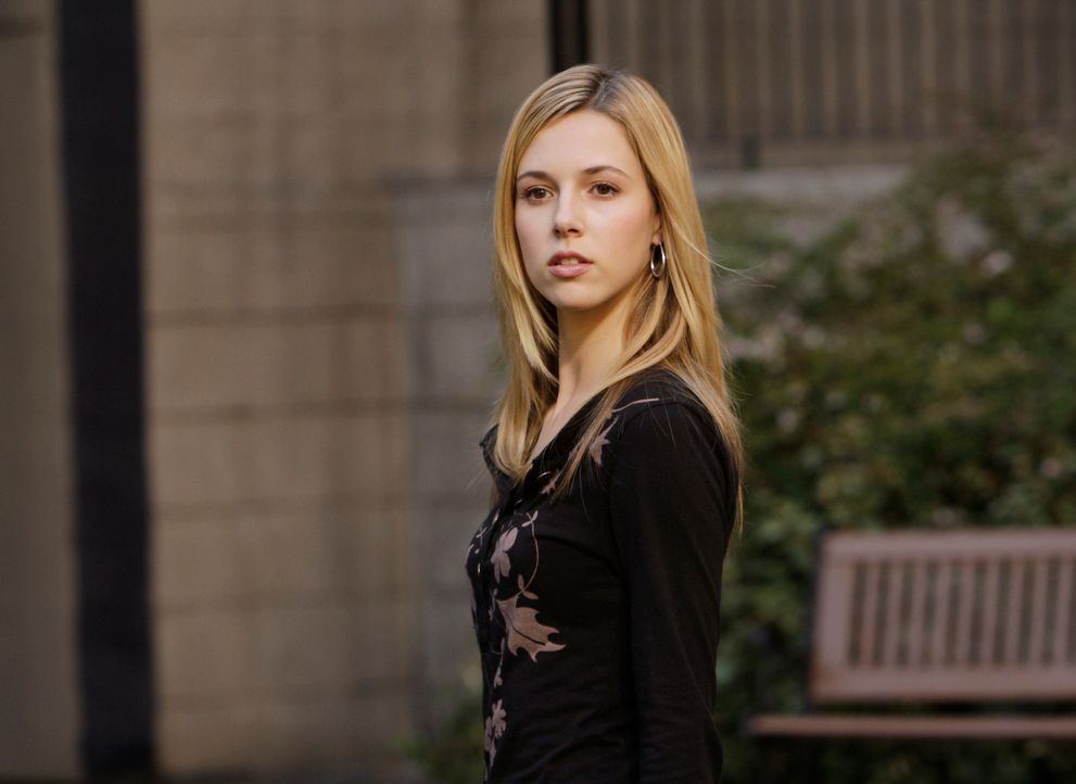 Melinda verhilft Fiona (Alona Tal), die bei einem Brand ums Leben kam, ins Licht ... - Bildquelle: ABC Studios
