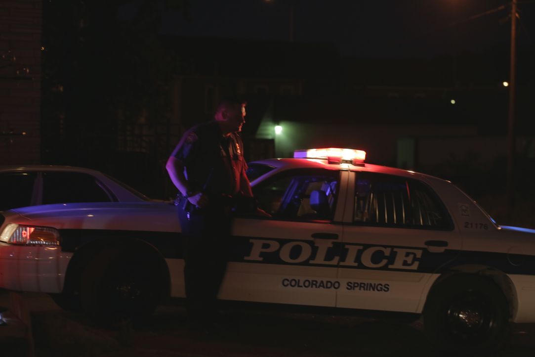 Mord aus Eifersucht: Als die Polizei von Colorado Springs nach dem tödlichen Angriff auf Keith Andrews zum Tatort gerufen wird, verstricken sich die... - Bildquelle: Jupiter Entertainment