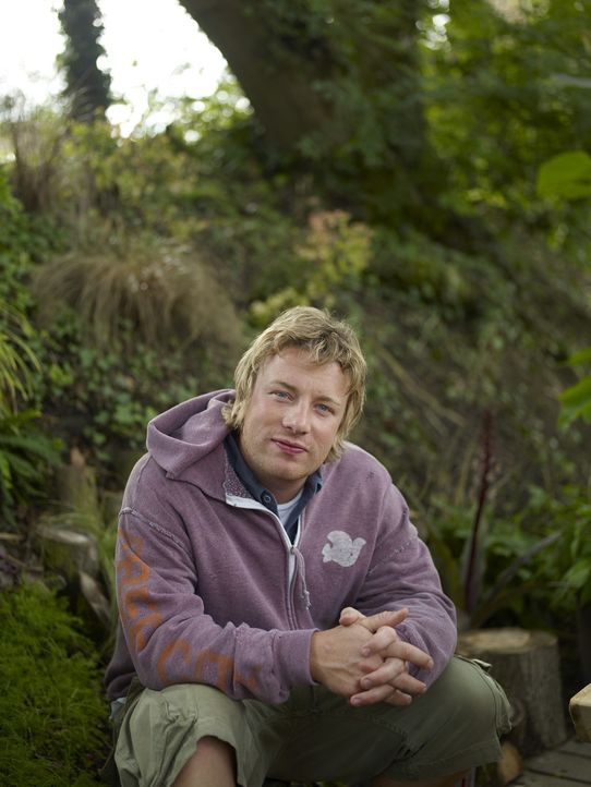 (2. Staffel) - Ohne Chemikalien züchtet Jamie Oliver Gemüse für das Londoner Restaurant "Fifteen" und seine mediterrane Küche ... - Bildquelle: Fremantle