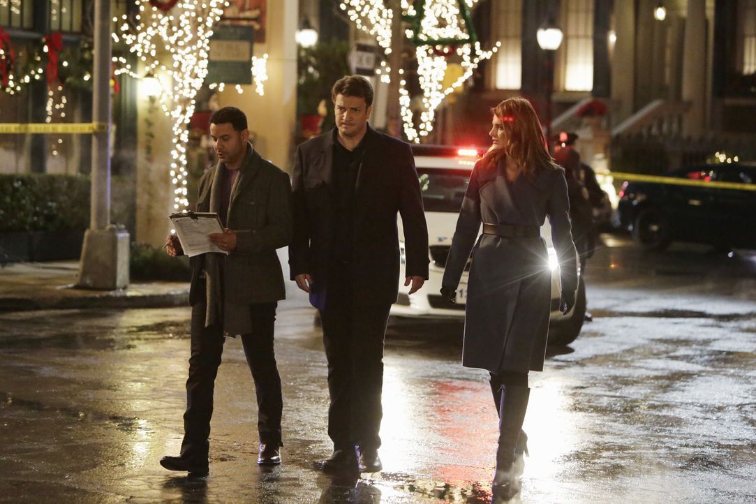 Als Dr. Eric Mercer auf offener Straße angeschossen wird, entdecken Castle (Nathan Fillion, M.), Beckett (Stana Katic, r.) und Esposito (Jon Huertas... - Bildquelle: ABC Studios