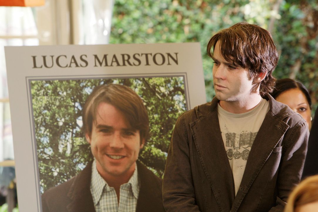 Der Geist von Lucas (Christian Campbell) erscheint auf seiner eigenen Trauerfeier ... - Bildquelle: ABC Studios