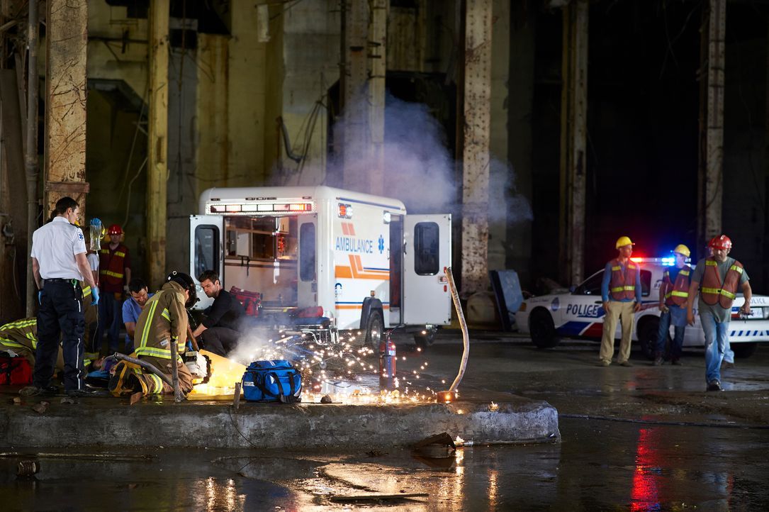 Die Sanitäter des Hope Zion Hospital werden zu einem Einsatz gerufen, der anders endet, als erwartet ... - Bildquelle: 2012  Hope Zee One Inc.