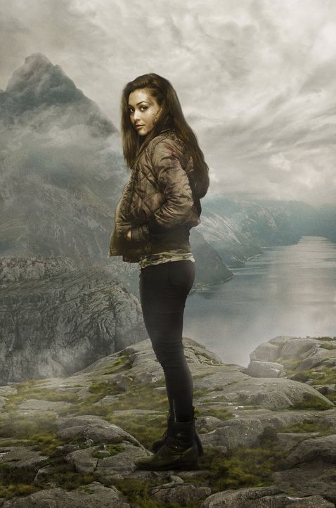 (2. Staffel) - Kann Raven (Lindsey Morgan) sich in die neue Gesellschaft eingliedern? - Bildquelle: 2014 Warner Brothers