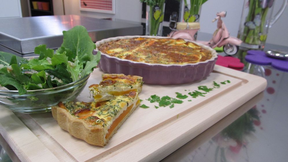 Karotten-Kräuter-Quiche: Rezept aus Enie backt