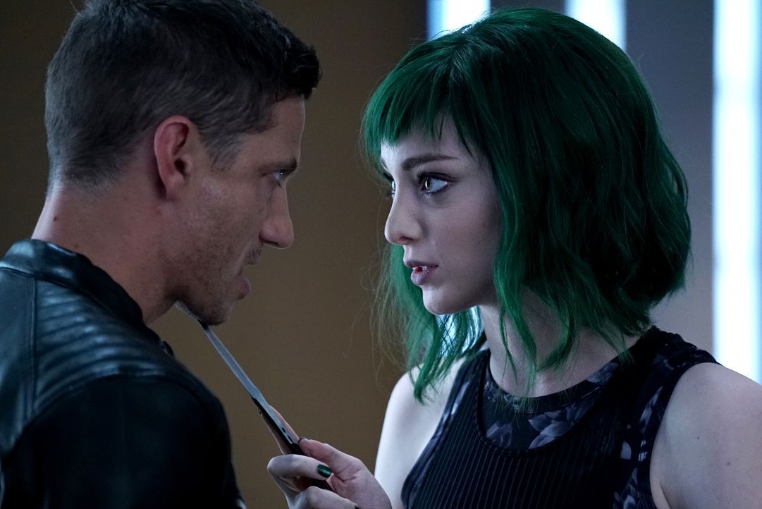 Max (James Carpinello, l.); Polaris (Emma Dumont, r.) - Bildquelle: Annette Brown 2019 Fox and its related entities.  All rights reserved.  MARVEL TM &   2017 MARVEL