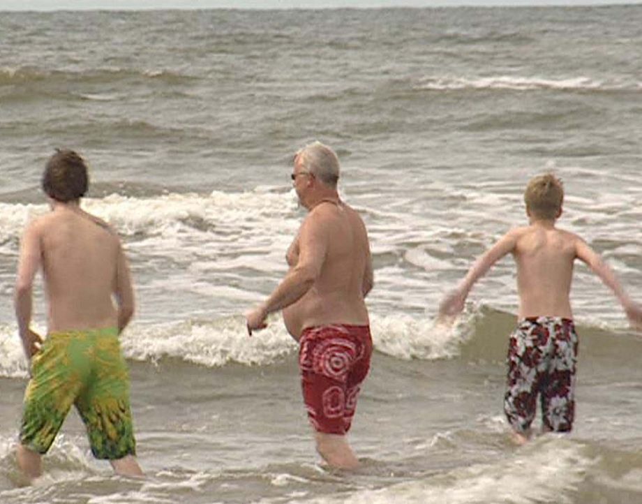 Lukas (l.), Harald (M.) und Malte (r.) gehen schwimmen - Bildquelle: ProSieben