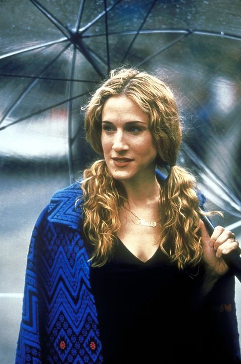 Carrie (Sarah Jessica Parker) stellt sich die Frage, ob man verdammt ist, immer wieder auf die selben Männer hereinzufallen ... und trifft sich prom... - Bildquelle: 2001 Paramount Pictures