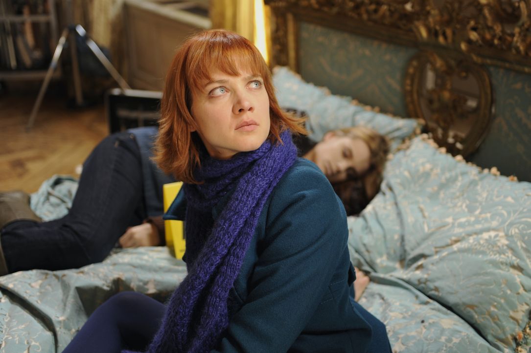 Chloé (Odile Vuillemin) wird nicht aufgeben, bis der Mörder von Maryline Hardouin überführt wurde ... - Bildquelle: 2008 - Beaubourg Audiovisuel/BeFilms/RTBF (Télévision Belge)