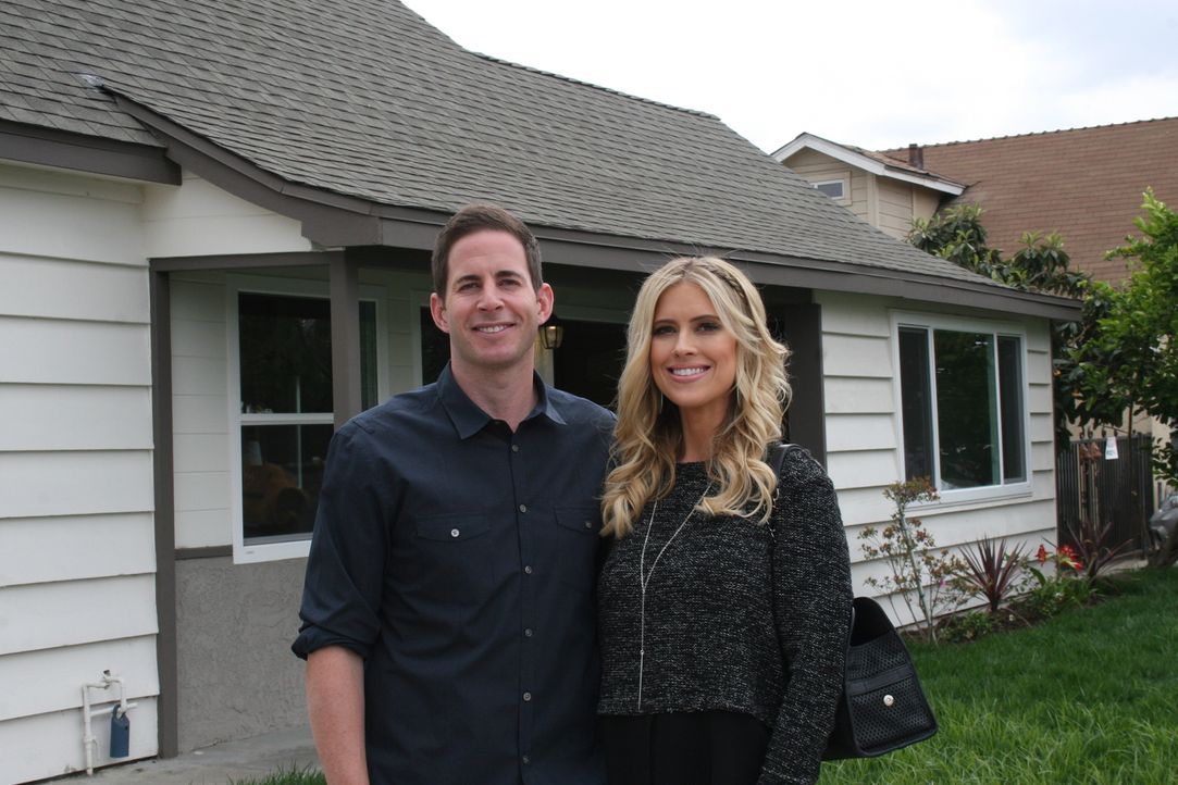 Machen Tarek (l.) und Christina (r.) mit dem Kauf eines Hauses in La Puente ein gutes Geschäft? - Bildquelle: 2015,HGTV/Scripps Networks, LLC. All Rights Reserved