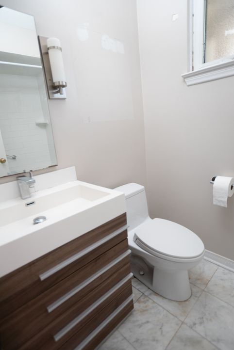Ein neues Zuhause für die Eltern - Bildquelle: © 2021 SBE (Your Move 2) INC.