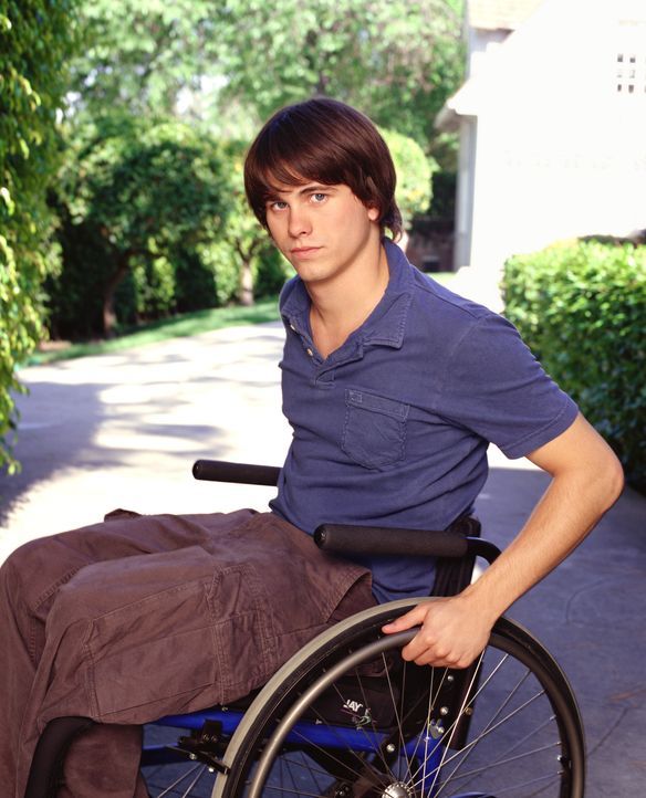 (1. Staffel) - Seit einigen Jahren ist Joans älterer Bruder Kevin (Jason Ritter) durch die Folgen eines Autounfalls an den Rollstuhl gefesselt ... - Bildquelle: Sony Pictures Television