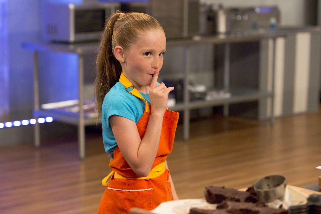 Ist das vielleicht ein wenig zu scharf geworden? Peggy probiert von ihrer Schokoladenmasse ... - Bildquelle: Adam Rose 2015, Television Food Network, G.P.  All Rights Reserved.