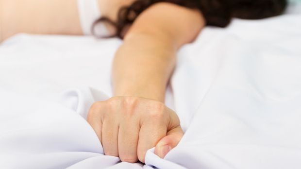 Orgasmus frau feuchter Penis beim