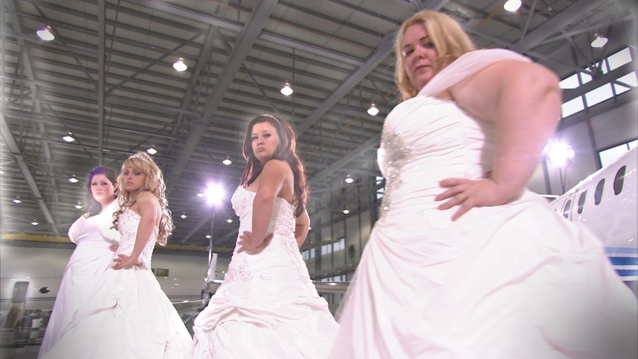 (4. Staffel) - Welche Braut trägt das schönste Kleid? Wer hat die leckerste Hochzeitstorte? Welches Paar hat die ergreifendste Hochzeitszeremonie? V... - Bildquelle: ITV Studios Limited 2011