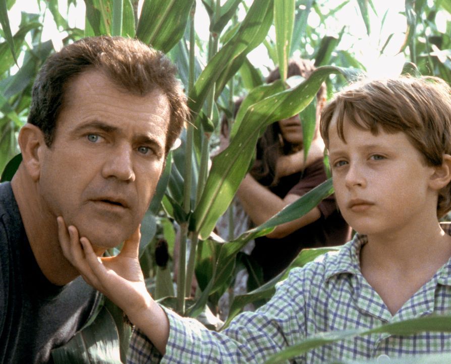 Das Leben von Morgan (Rory Culkin, r.), Graham (Mel Gibson, l.), Bo und Merrill wird endgültig auf den Kopf gestellt, als sie ein komplexes Muster a... - Bildquelle: Touchstone Pictures