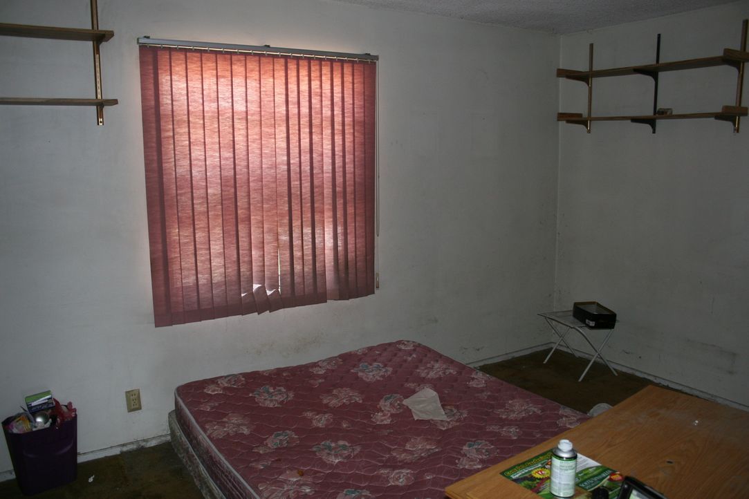 Das Schlafzimmer sorgt für Alpträume ... - Bildquelle: 2014,HGTV/Scripps Networks, LLC. All Rights Reserved