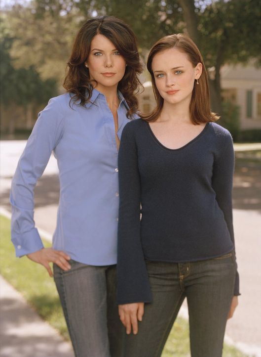(5. Staffel) -  Die Männerwelt stellt Lorelai (Lauren Graham, l.) und auch Rory (Alexis Bledel, r.) immer wieder vor Herausforderungen ... - Bildquelle: 2004 Warner Bros.