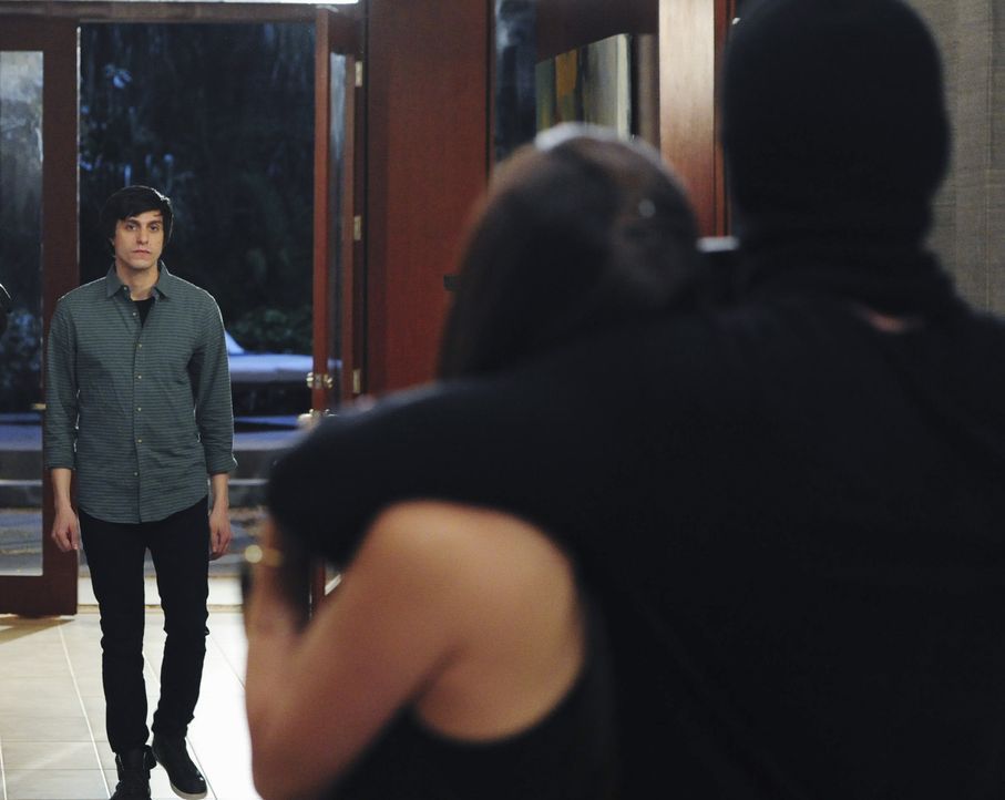 Ty (Gideon Glick) fasst einen Plan, der plötzlich aus dem Ruder zu laufen droht ... - Bildquelle: 2014 ABC Studios
