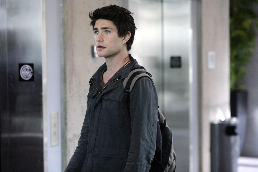 Kyle (Matt Dallas) ist entsetzt: Während er und Declan aus dem Gebäude flüchten können, wird Tom Foss entdeckt. Die Jungs müssen ihn zurücklas... - Bildquelle: TOUCHSTONE TELEVISION