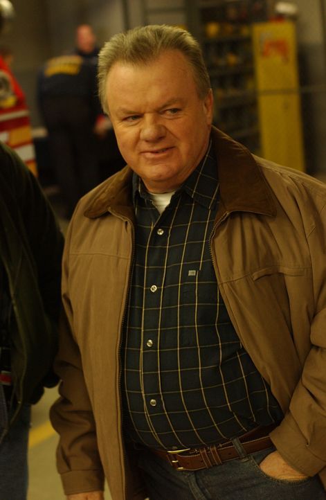 Chief Jerry Reilly (Jack McGee) ist überzeugt, dass er auf seinen alten Posten zurückkehren darf. Aber das ist ein fataler Irrtum ... - Bildquelle: 2007 Sony Pictures Television Inc. All Rights Reserved