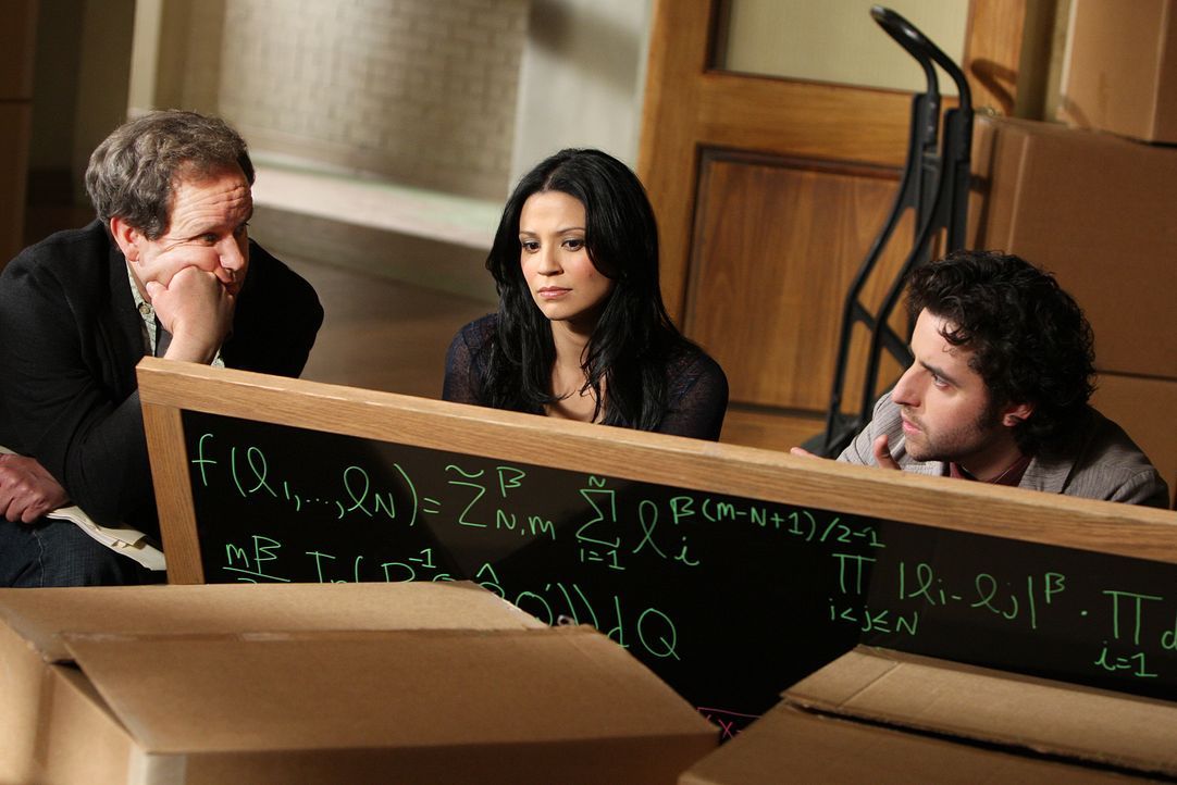 Gemeinsam versuchen Charlie (David Krumholtz, r.), Larry (Peter MacNicol, l.) und Amita (Navi Rawat, M.) einen Serienkiller zu überführen. Doch wird... - Bildquelle: Paramount Network Television